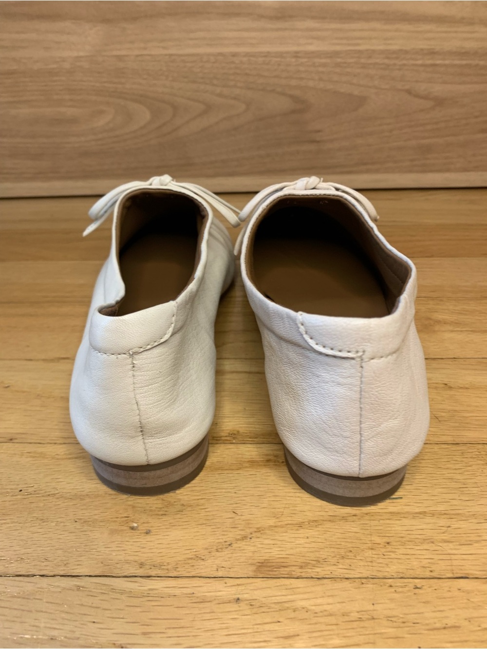 Seychelles Women's White Leather Tie-Front Flats - Picture 5 of 12